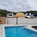 Nada * Mundanije