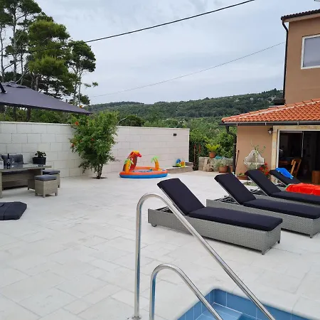 Nada Apartman