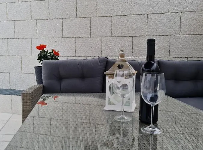 Nada Appartamento Mundanije